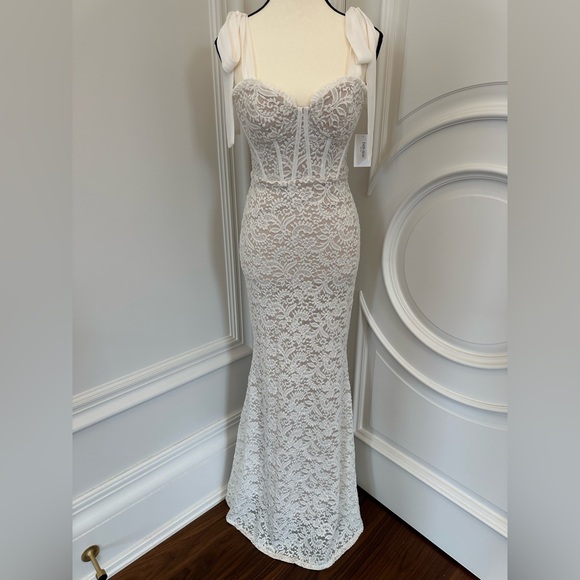 White Sparkly Lace Corset Wedding Dress with Sweetheart Neckline & Lace Up Back - Picture 5 of 14